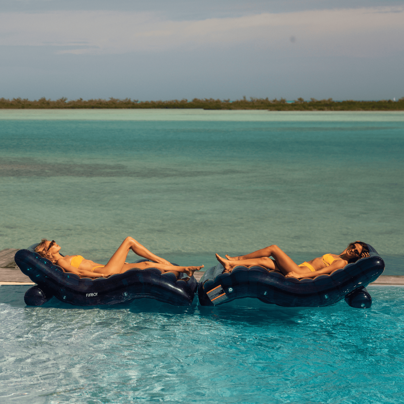 Chaise Lounger Float