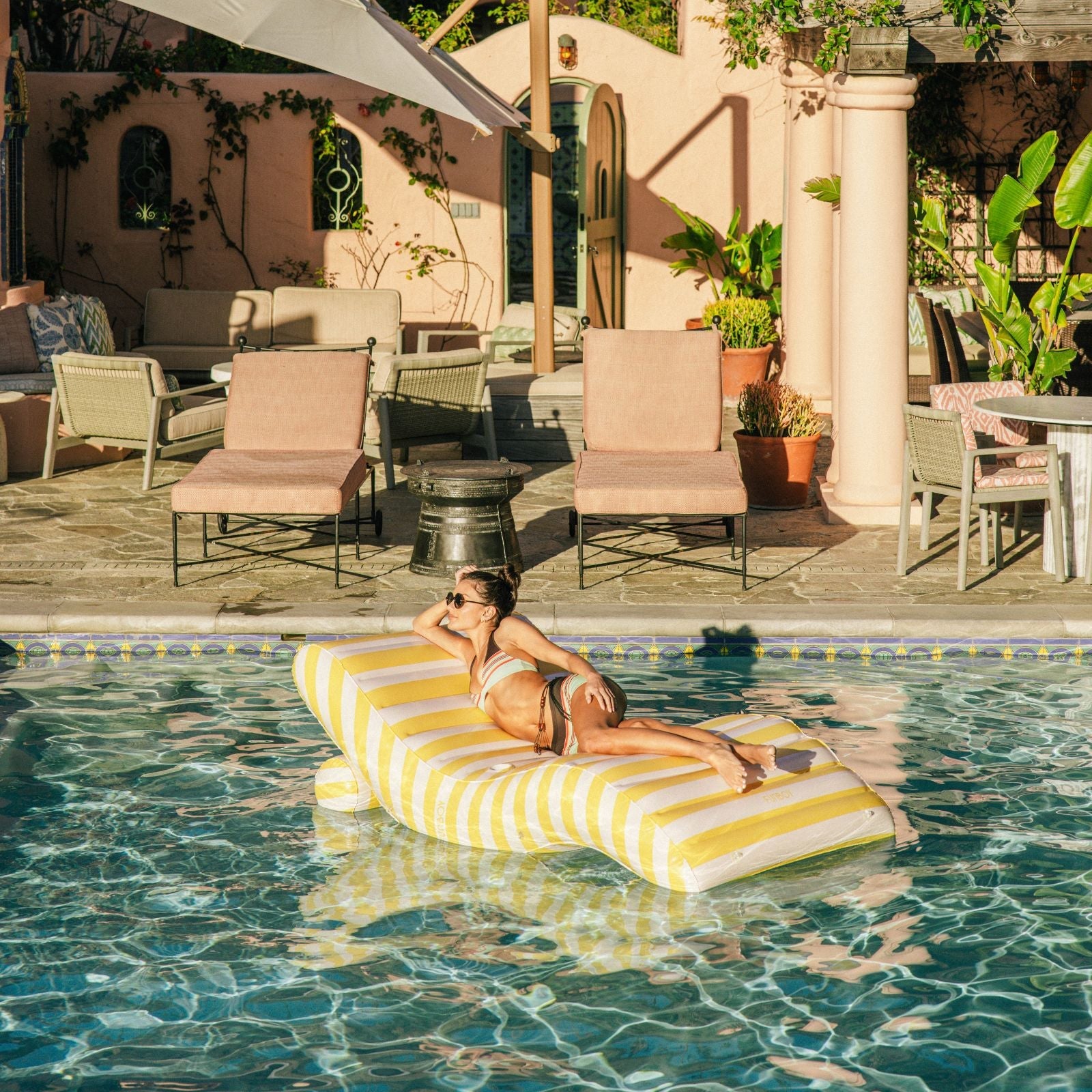 Chaise Lounger Float