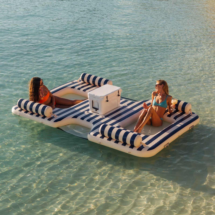 Dayclub Island Float