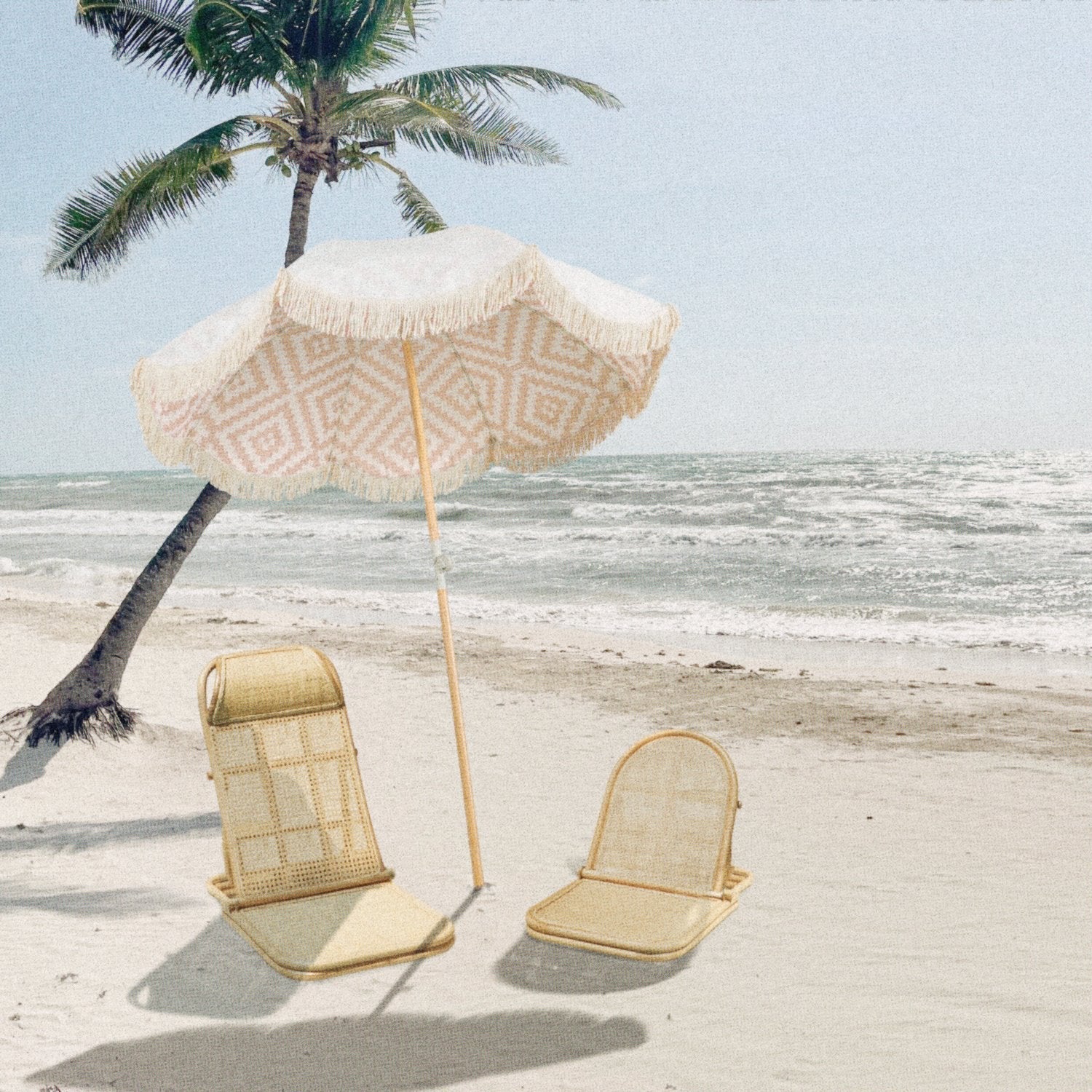the RATTAN Beach Chair Short
